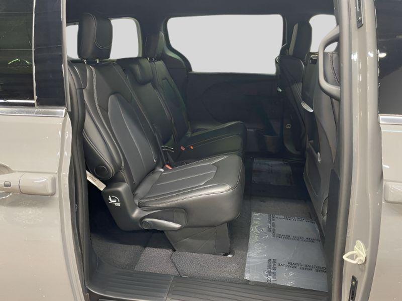 new 2025 Chrysler Pacifica car, priced at $48,785