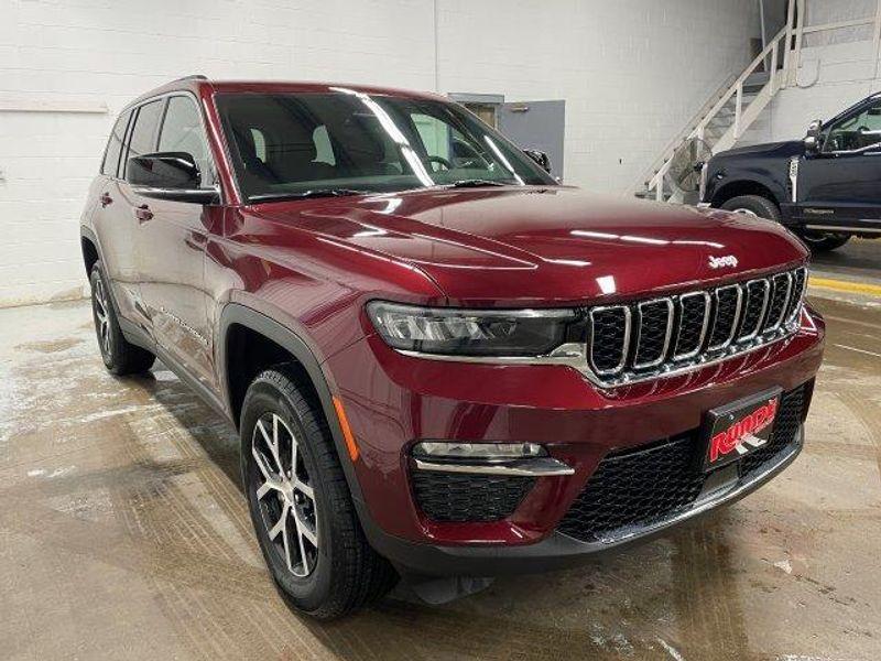 new 2025 Jeep Grand Cherokee car, priced at $47,790