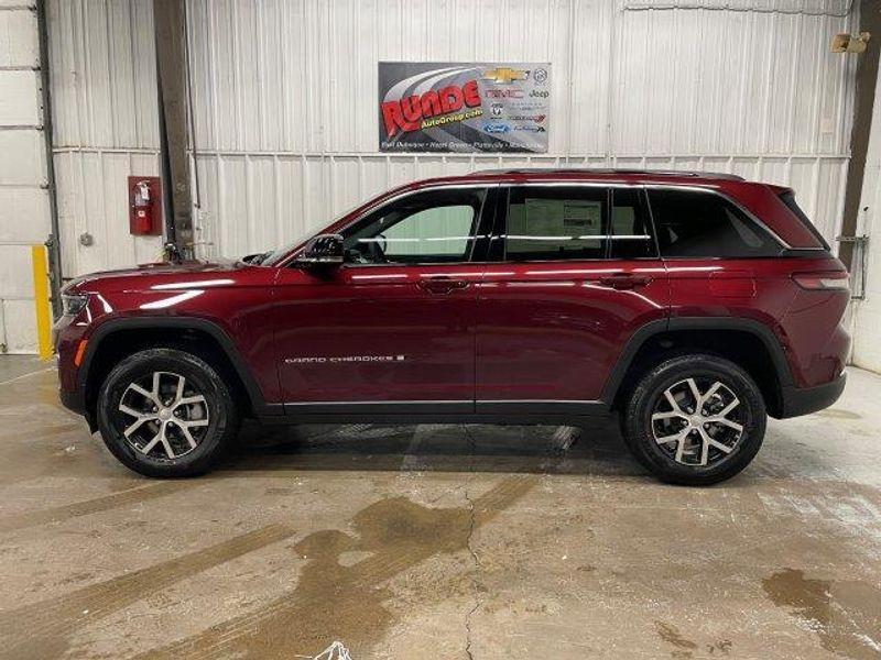 new 2025 Jeep Grand Cherokee car, priced at $47,790