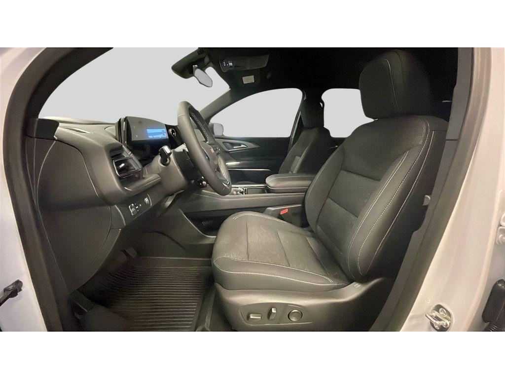 new 2026 Chevrolet Traverse car, priced at $43,345