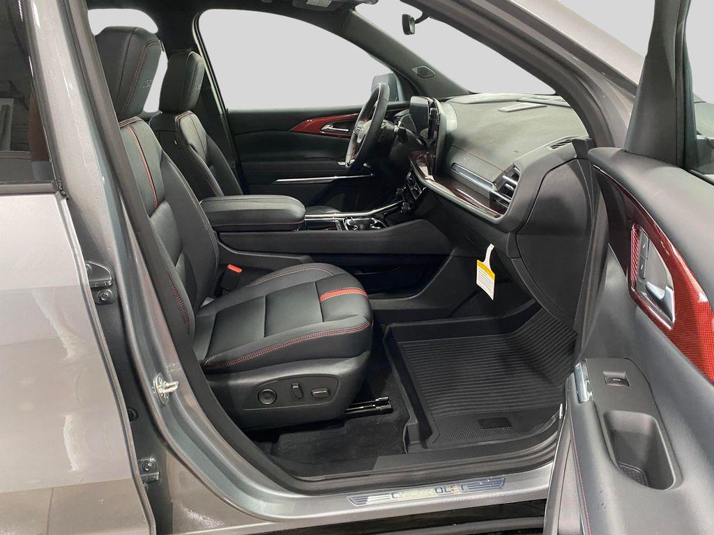 new 2026 Chevrolet Traverse car, priced at $60,220