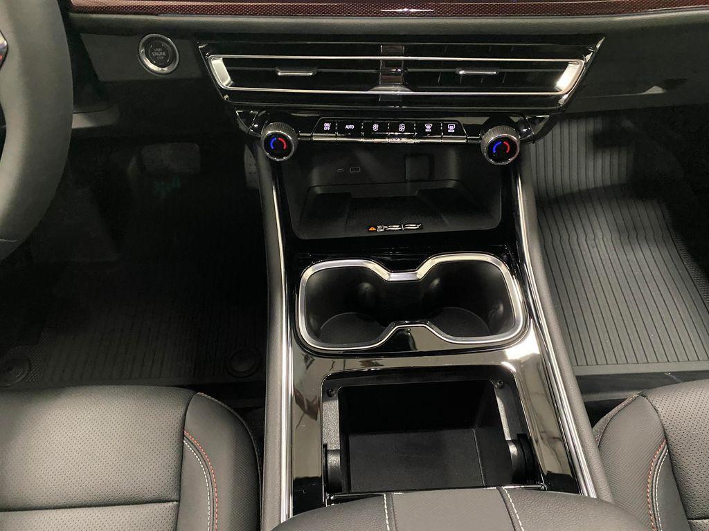 new 2026 Chevrolet Traverse car, priced at $56,880