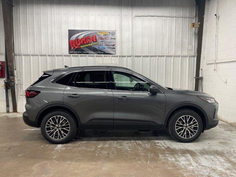 new 2025 Ford Escape car, priced at $39,395