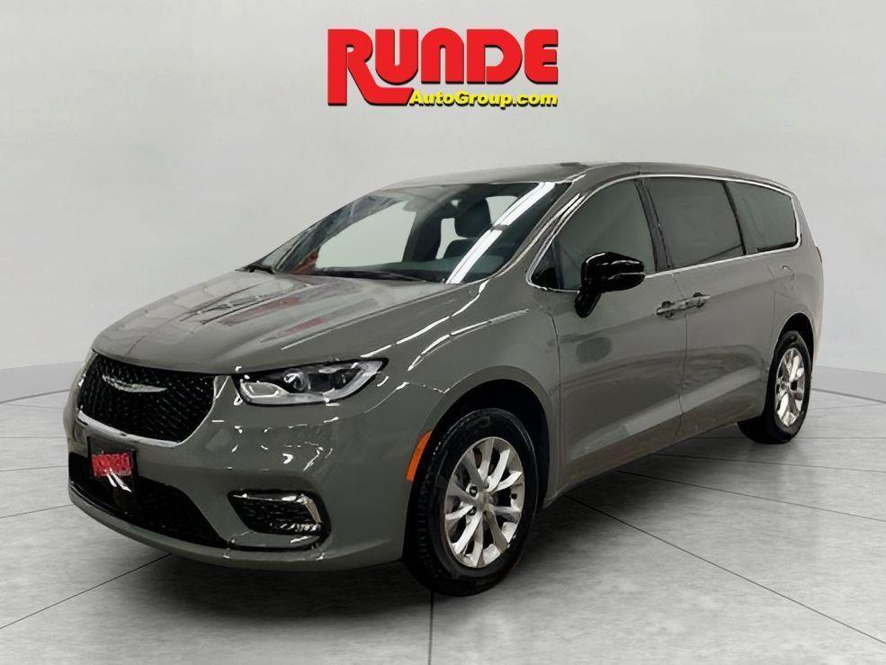 new 2025 Chrysler Pacifica car, priced at $46,639