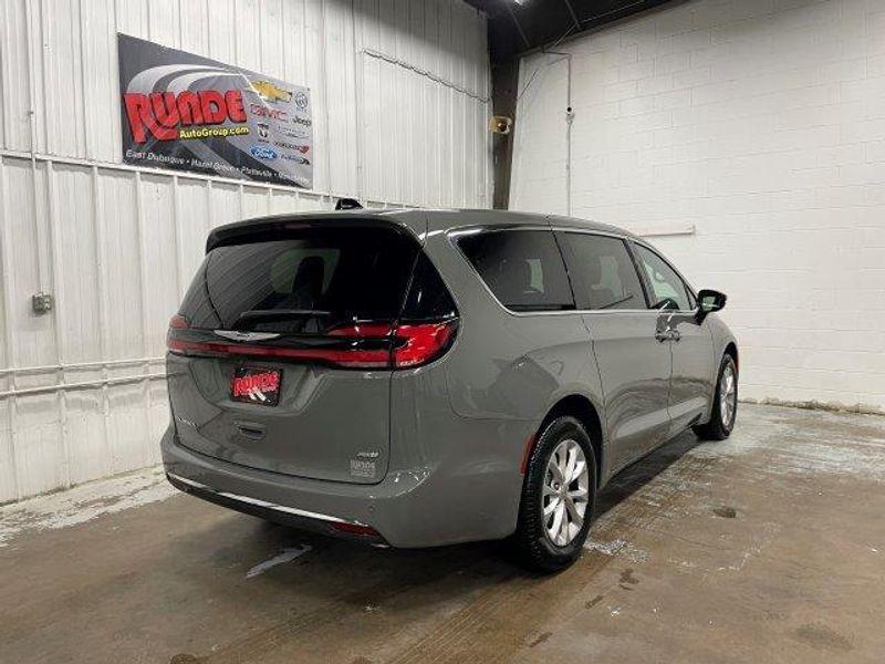 new 2025 Chrysler Pacifica car, priced at $47,635