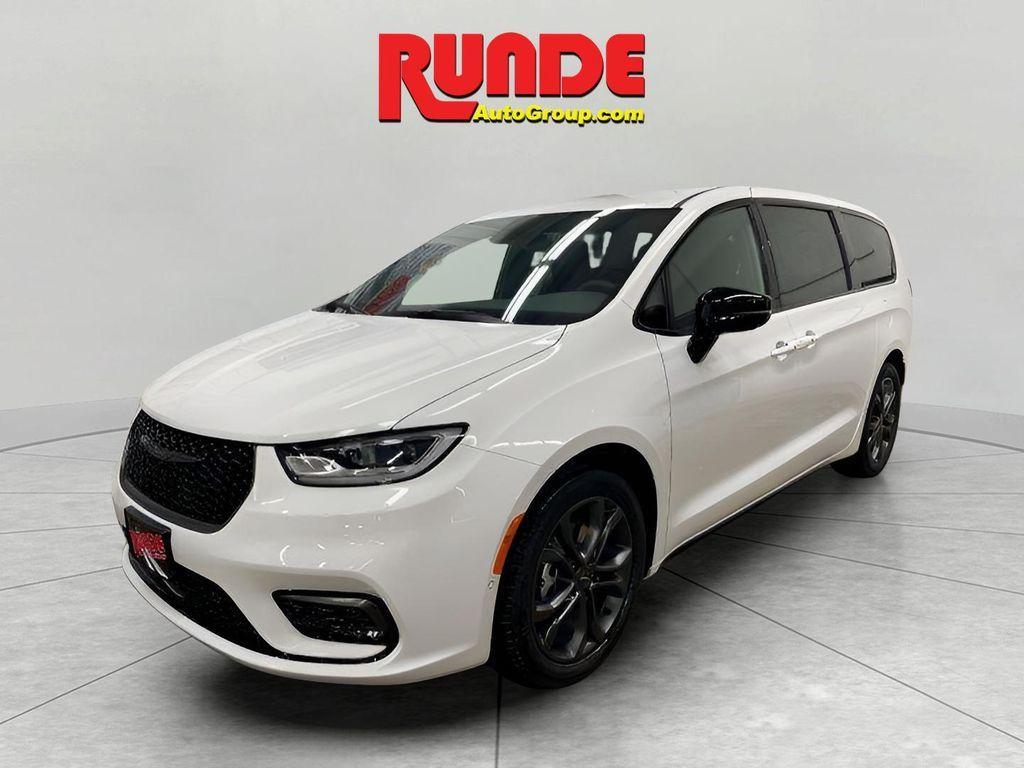 new 2026 Chrysler Pacifica car, priced at $50,075