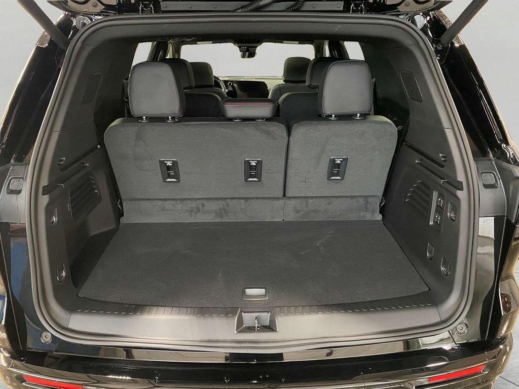 new 2026 Chevrolet Traverse car, priced at $60,220