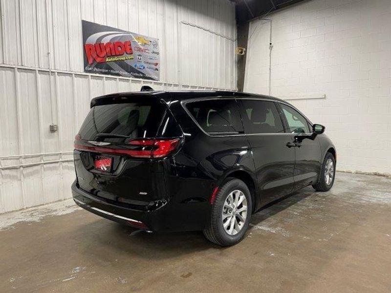 new 2024 Chrysler Pacifica car, priced at $49,240