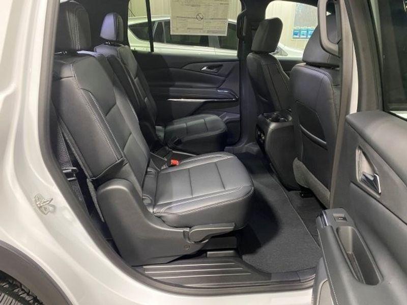 new 2026 Chevrolet Traverse car, priced at $48,205