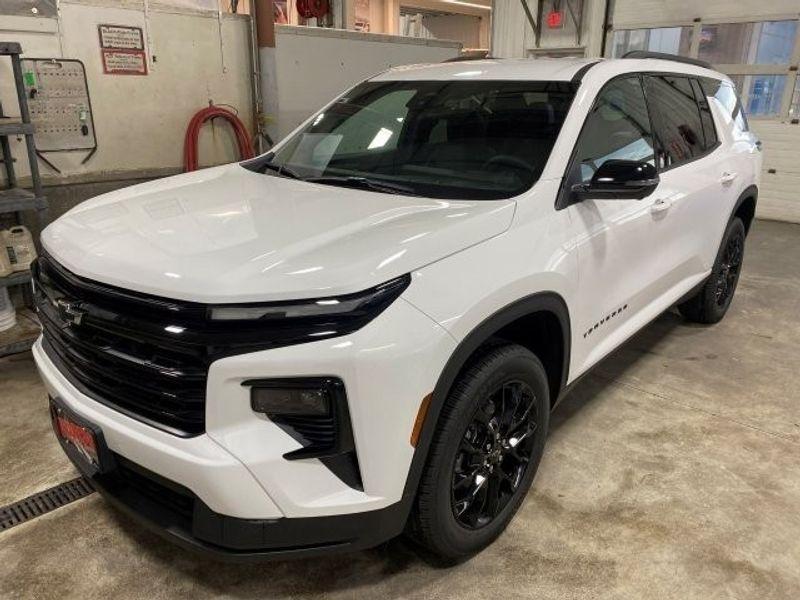 new 2026 Chevrolet Traverse car, priced at $48,205
