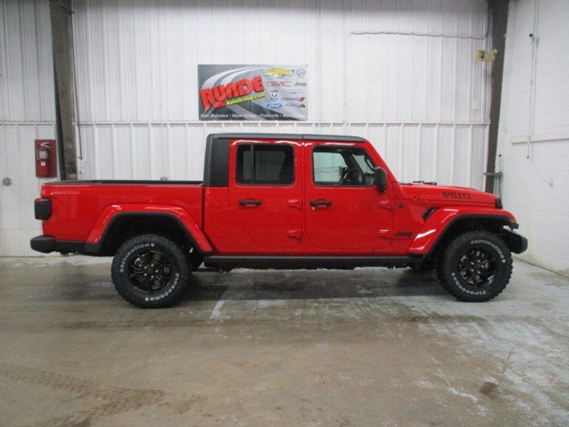 new 2024 Jeep Gladiator car, priced at $51,730