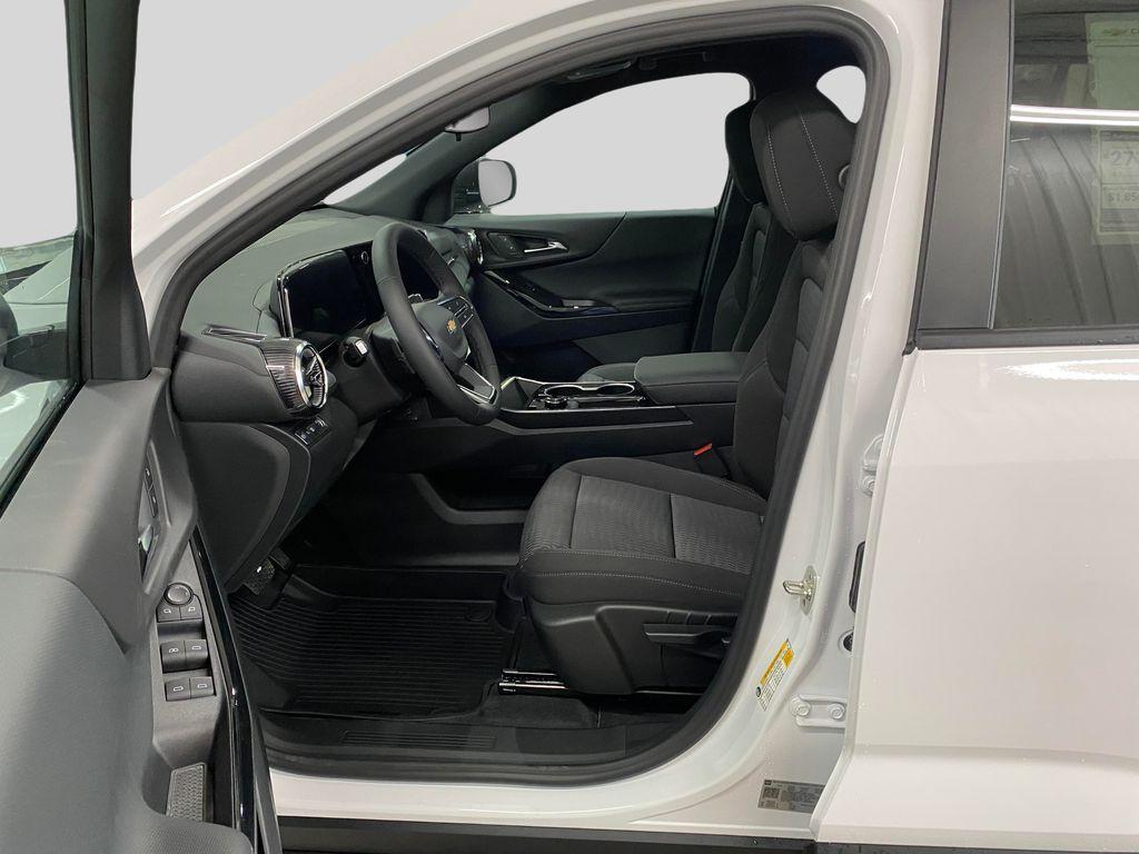 new 2026 Chevrolet Equinox car, priced at $30,416