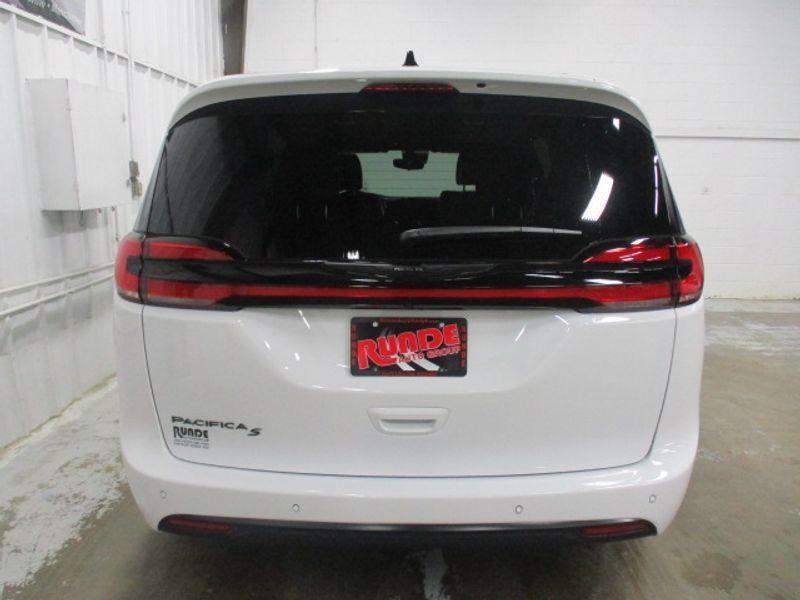 new 2024 Chrysler Pacifica car, priced at $45,400