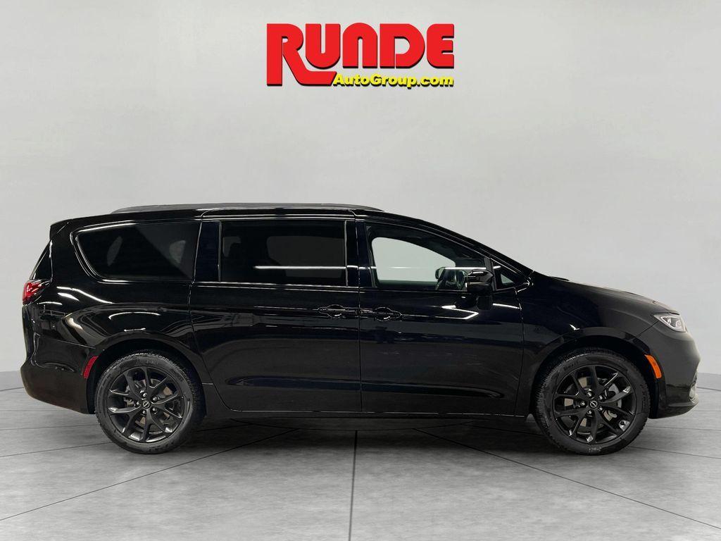 new 2025 Chrysler Pacifica car, priced at $50,815