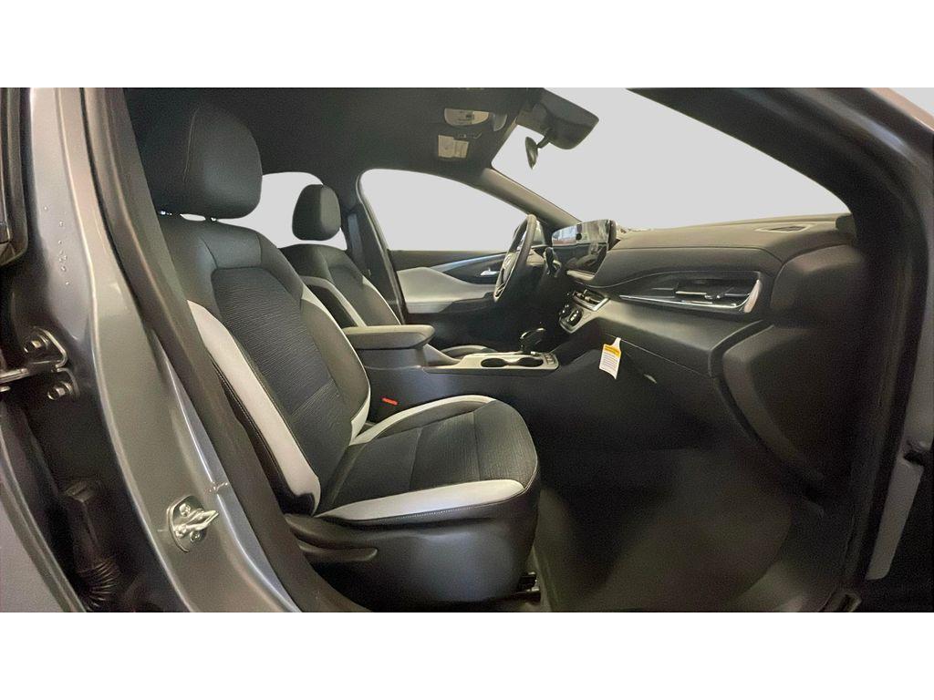 new 2025 Buick Envista car, priced at $26,280