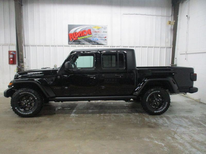 new 2024 Jeep Gladiator car, priced at $51,175