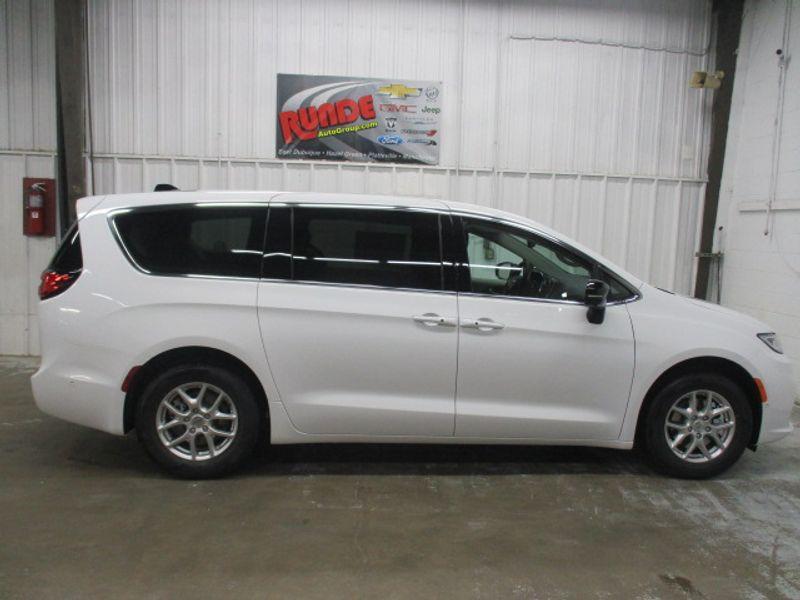 new 2024 Chrysler Pacifica car, priced at $42,850