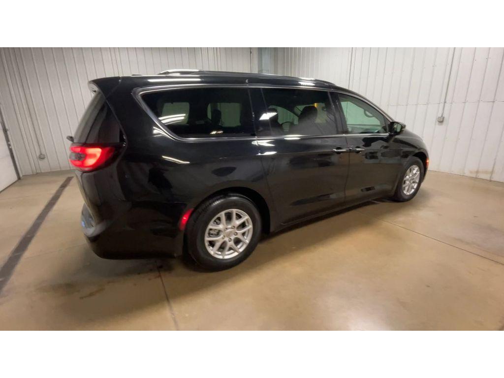 used 2021 Chrysler Pacifica car, priced at $26,981