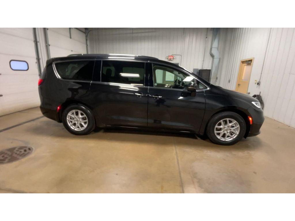 used 2021 Chrysler Pacifica car, priced at $26,981