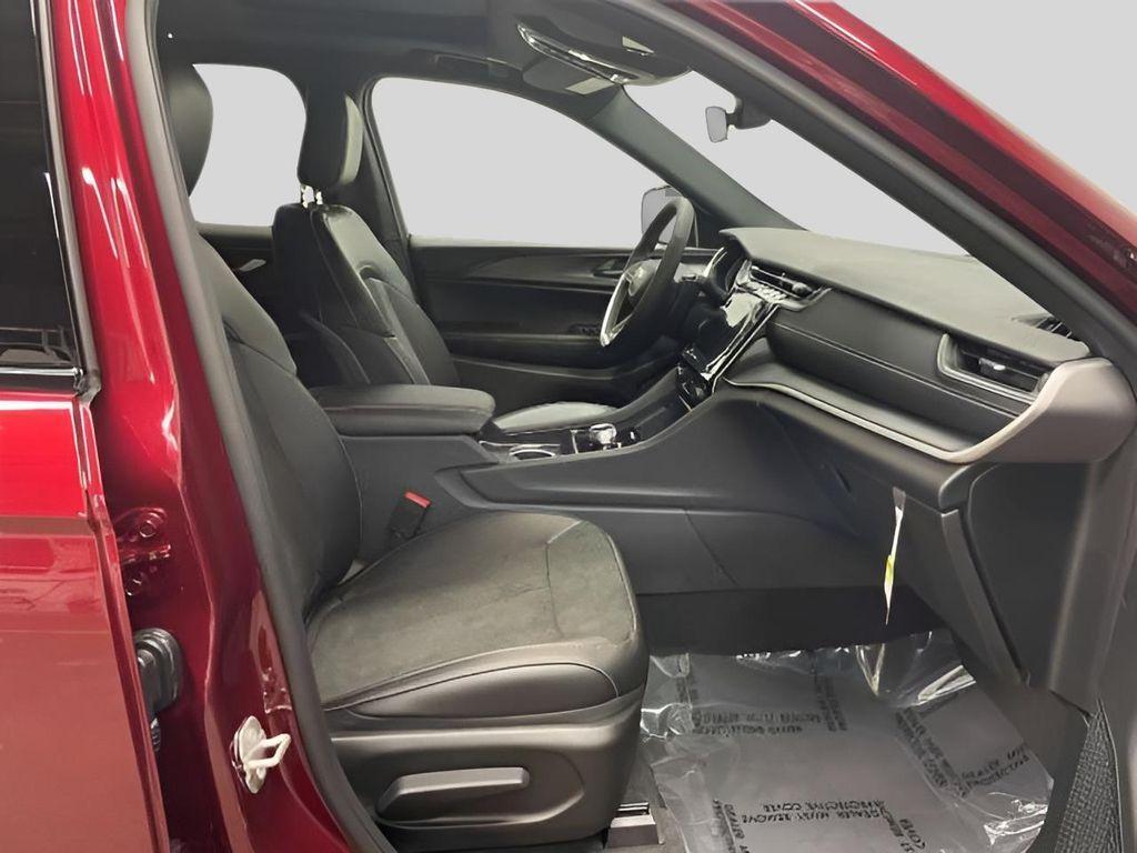 new 2025 Jeep Grand Cherokee L car, priced at $47,551
