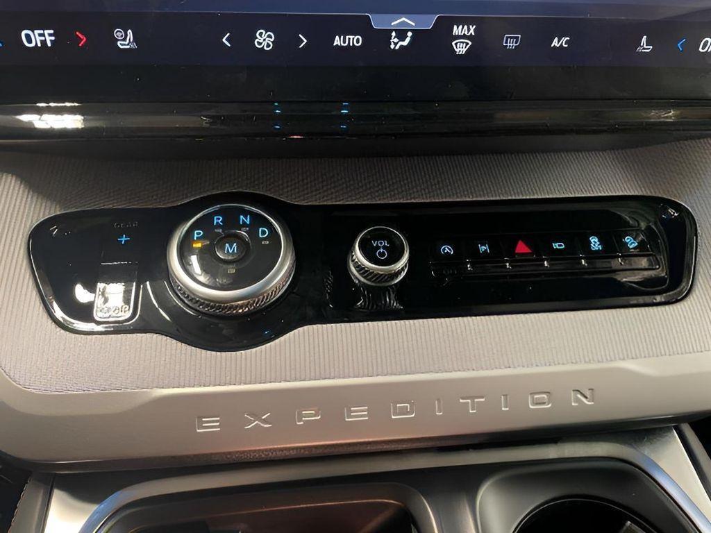 new 2025 Ford Expedition Max car, priced at $74,605