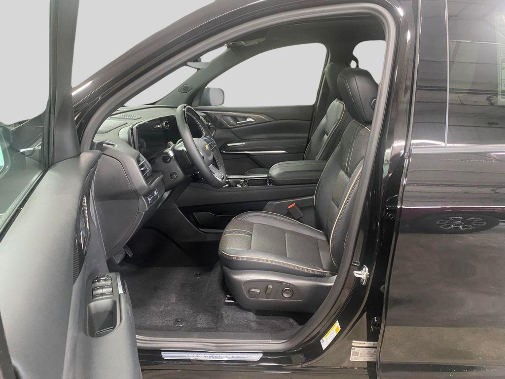 new 2026 Chevrolet Traverse car, priced at $60,420