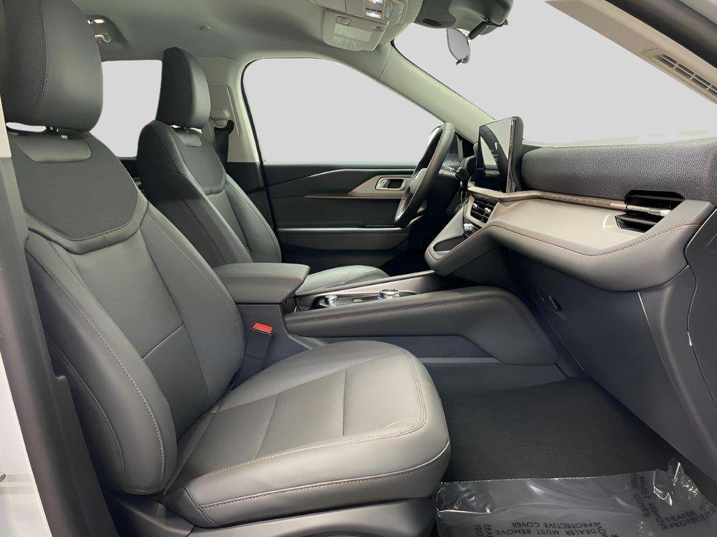 new 2025 Ford Explorer car, priced at $44,828