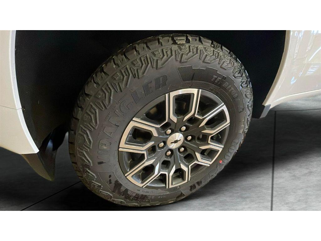 new 2025 Chevrolet Colorado car, priced at $43,145
