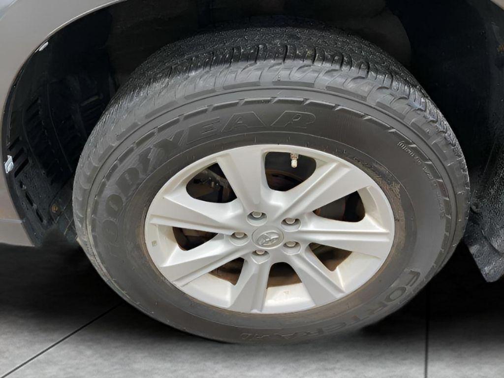 used 2013 Toyota Highlander car, priced at $15,990