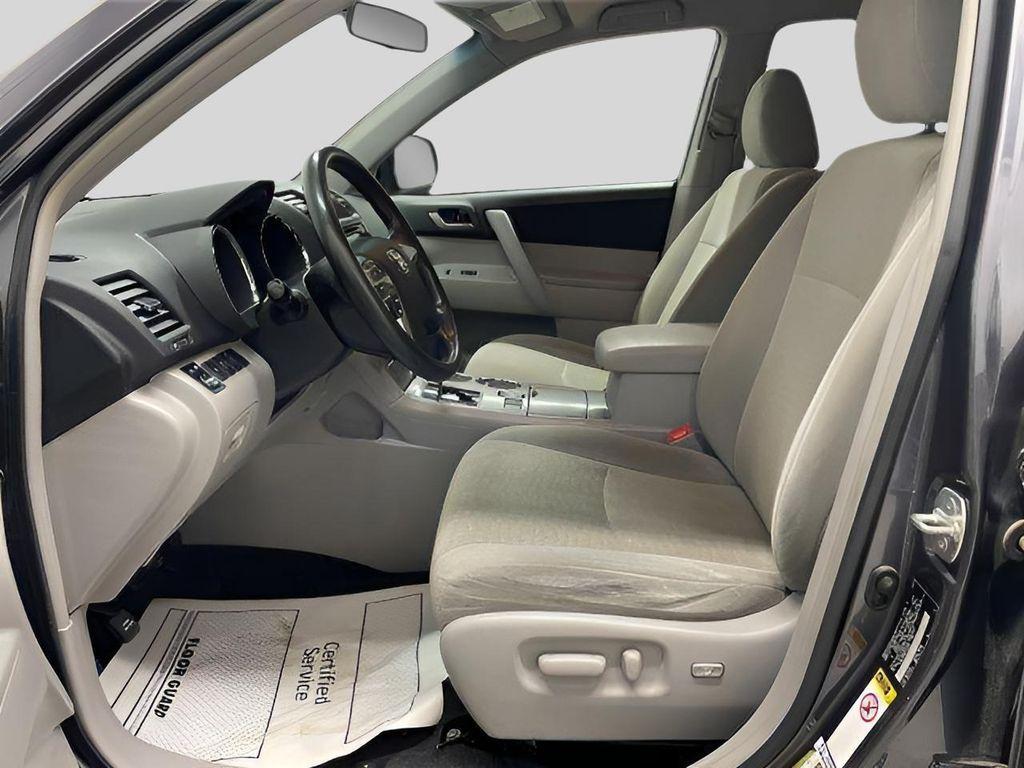 used 2013 Toyota Highlander car, priced at $15,990