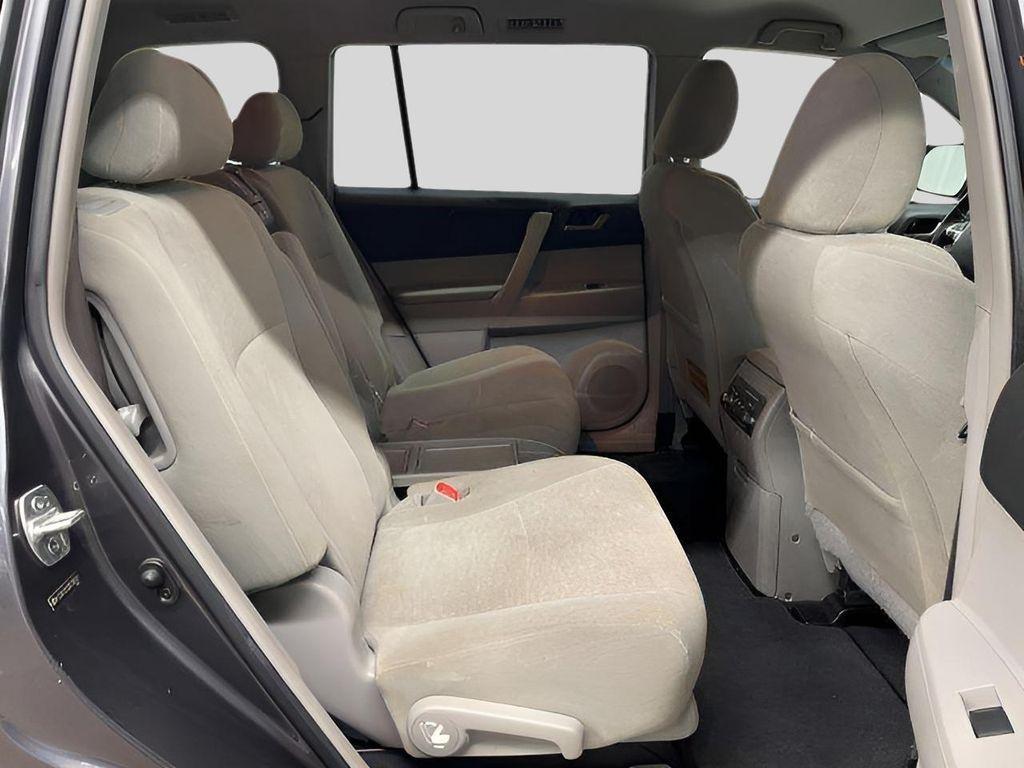 used 2013 Toyota Highlander car, priced at $15,990