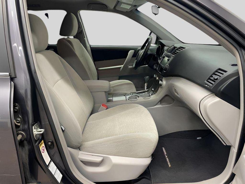 used 2013 Toyota Highlander car, priced at $15,990