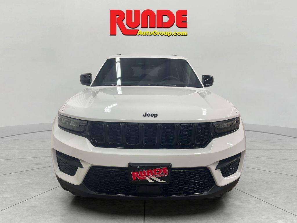 new 2025 Jeep Grand Cherokee car, priced at $42,937