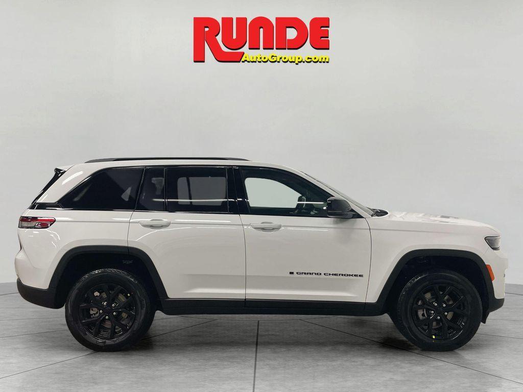 new 2025 Jeep Grand Cherokee car, priced at $42,937