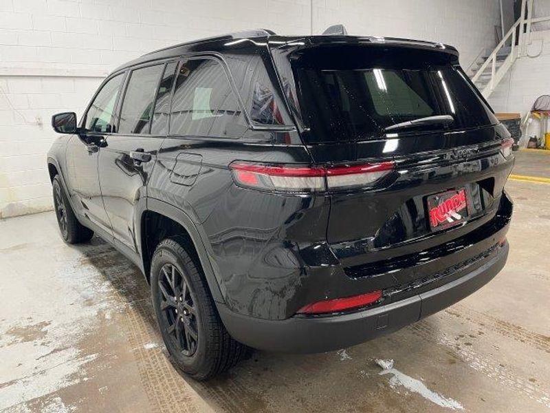 new 2025 Jeep Grand Cherokee car, priced at $43,446