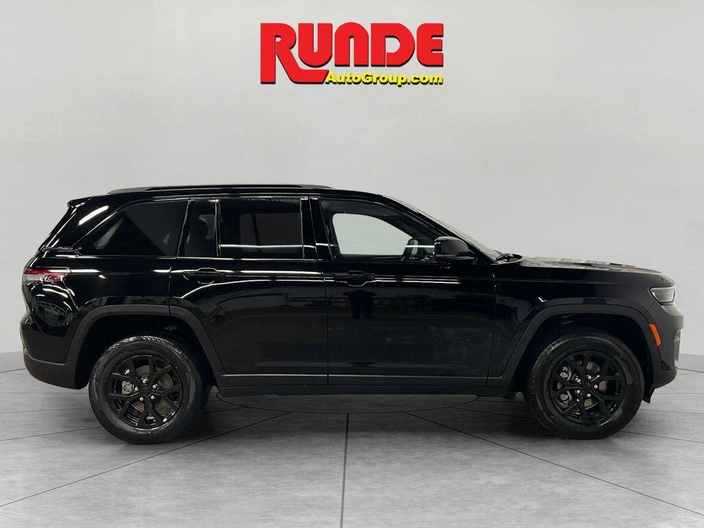 new 2025 Jeep Grand Cherokee car, priced at $43,446