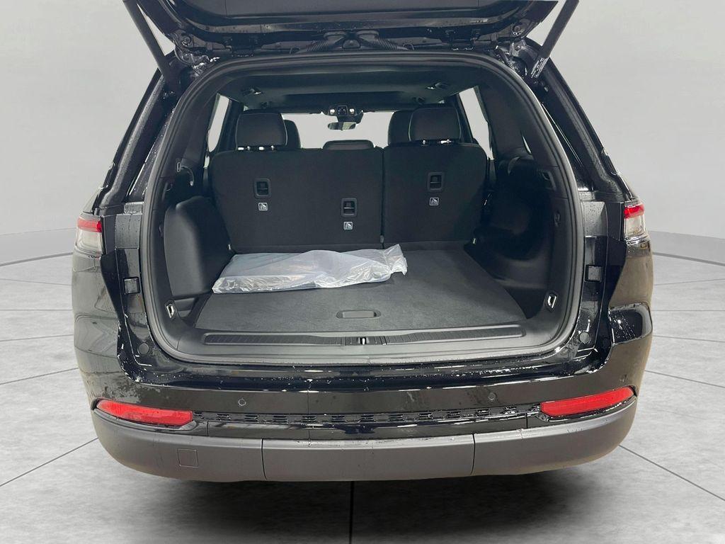 new 2025 Jeep Grand Cherokee car, priced at $43,446