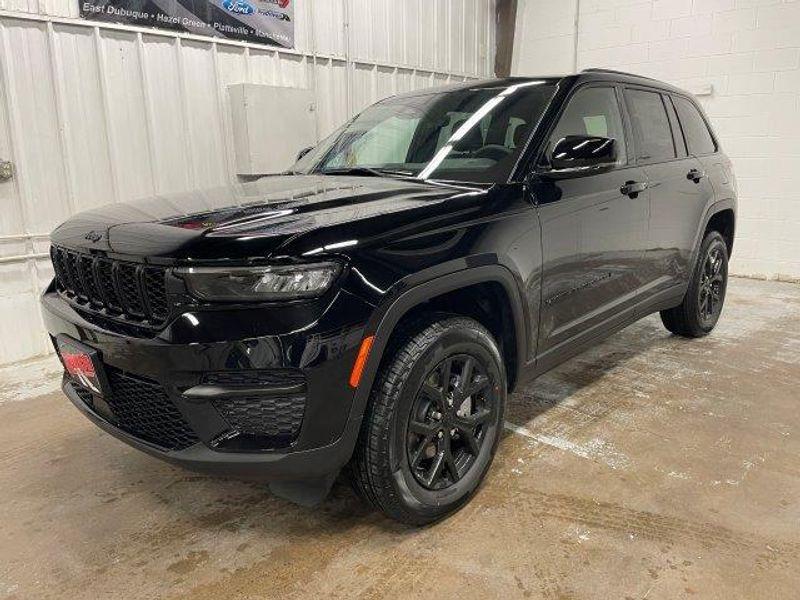 new 2025 Jeep Grand Cherokee car, priced at $43,446