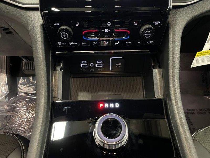 new 2025 Jeep Grand Cherokee car, priced at $43,446