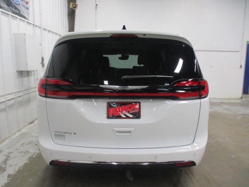 new 2024 Chrysler Pacifica car, priced at $42,155