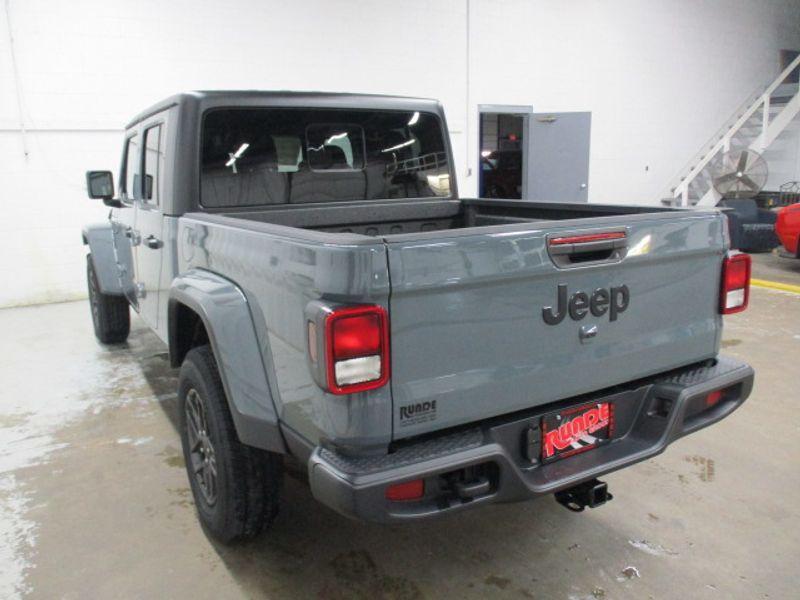 new 2024 Jeep Gladiator car, priced at $49,595