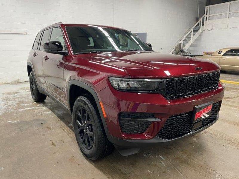 new 2025 Jeep Grand Cherokee car, priced at $46,525