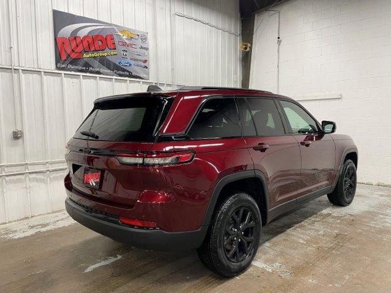 new 2025 Jeep Grand Cherokee car, priced at $46,525