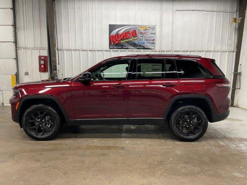 new 2025 Jeep Grand Cherokee car, priced at $46,525