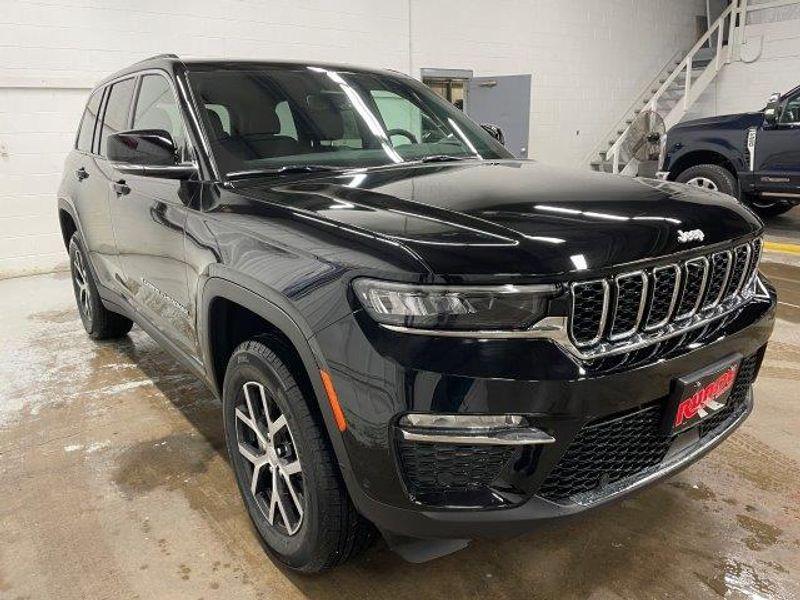 new 2025 Jeep Grand Cherokee car, priced at $53,230