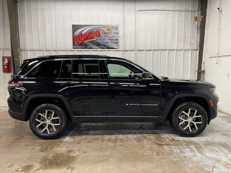 new 2025 Jeep Grand Cherokee car, priced at $53,230