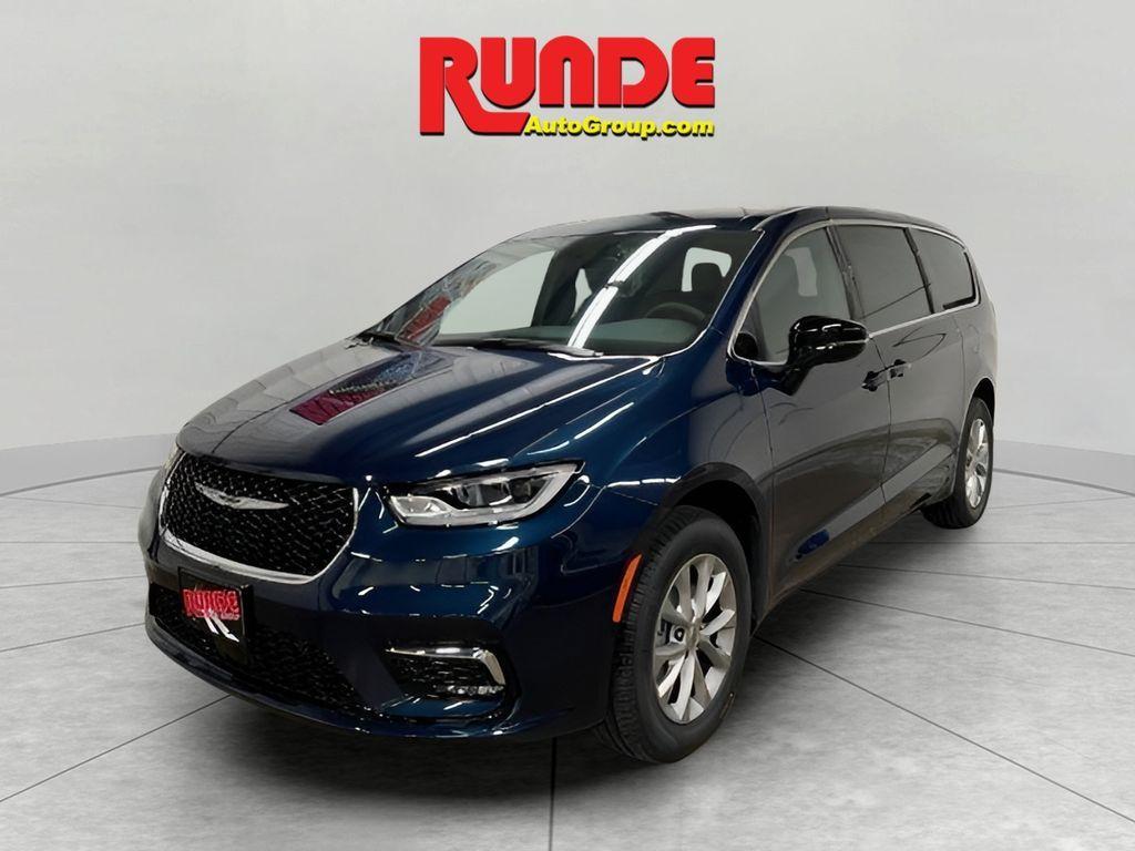 new 2025 Chrysler Pacifica car, priced at $46,647