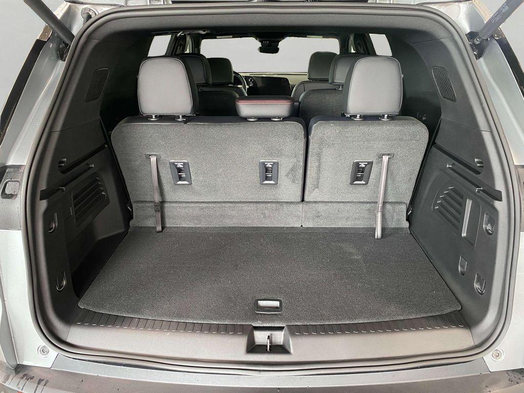 new 2026 Chevrolet Traverse car, priced at $57,380