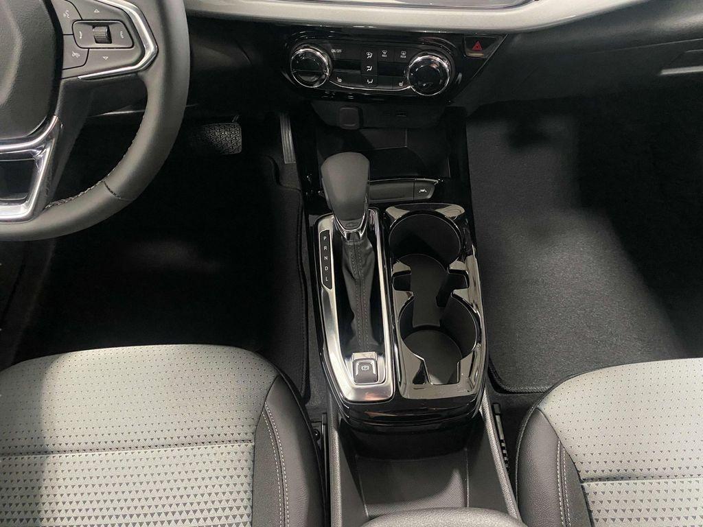 new 2025 Chevrolet Trax car, priced at $24,985