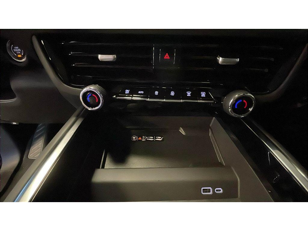 new 2025 Chevrolet Suburban car, priced at $86,900